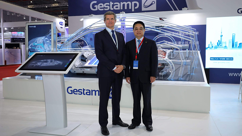 Francisco J. Riberas, Executive Chairman of Gestamp and Cai Suping, Vice President and Deputy General Manager of BAIC Group, Chairman of BHAP during Auto Shanghai 2019