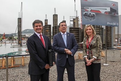 Francisco Riberas, José Luis Bilbao e Inés Anitua en la presentación. 